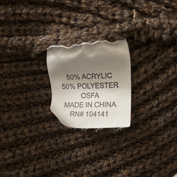 NWOT Beanie Bundle C.C Red Knit, Brown Alpine Design, & White All in Motion - Picture 8 of 13